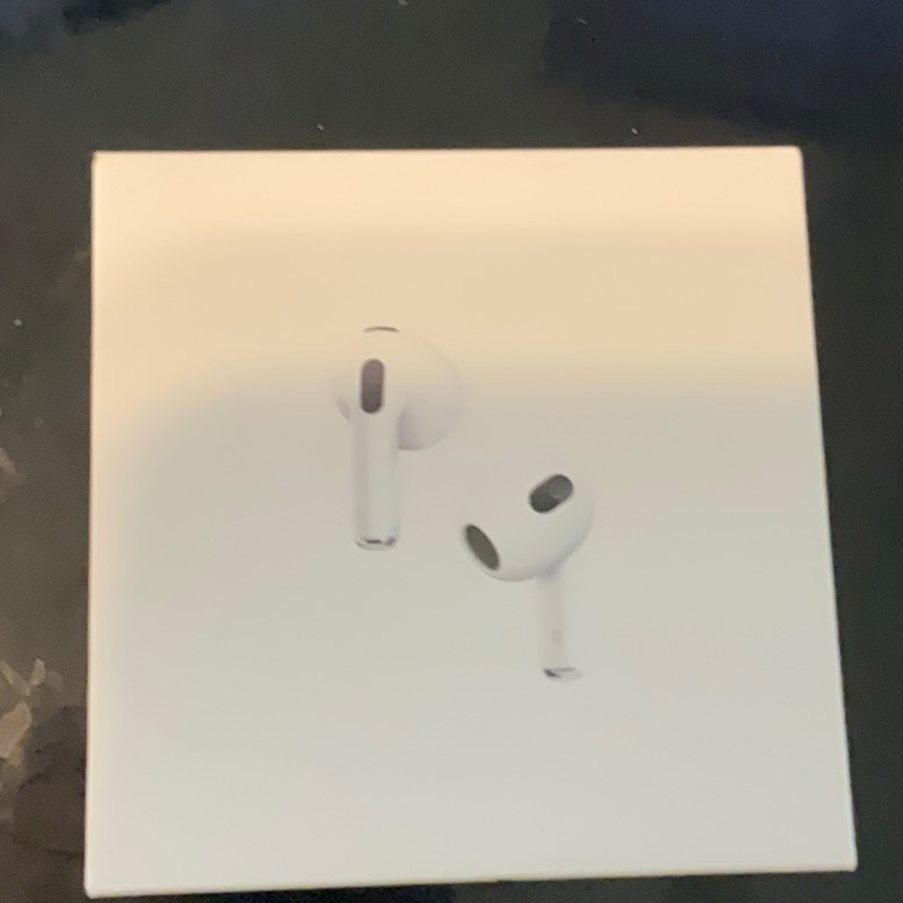 Apple AirPods box